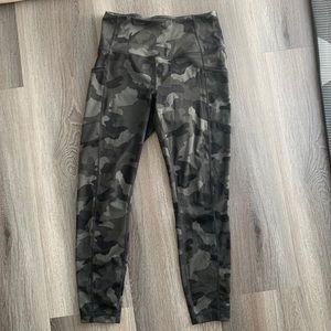 Yogalicious camouflage leggings